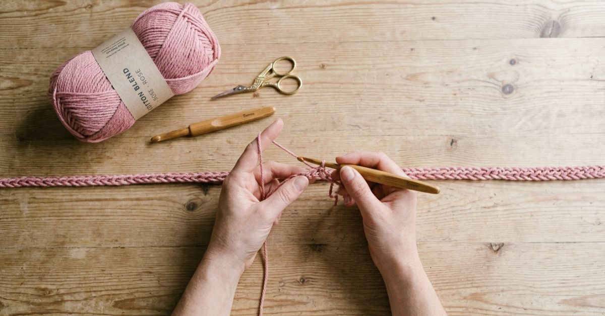 Crochet chain tutorial clear instructions on getting your starter rows even and flat